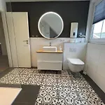 Little Welcome Apartment *